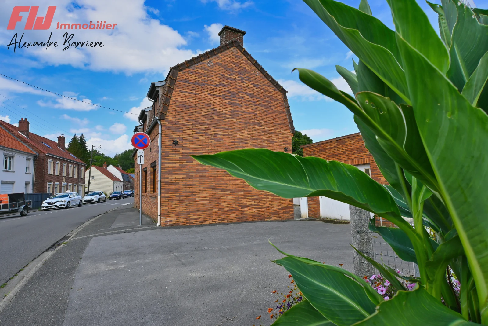 Maison à vendre à Aubigny-en-Artois, façade avec jardin de 120 m².